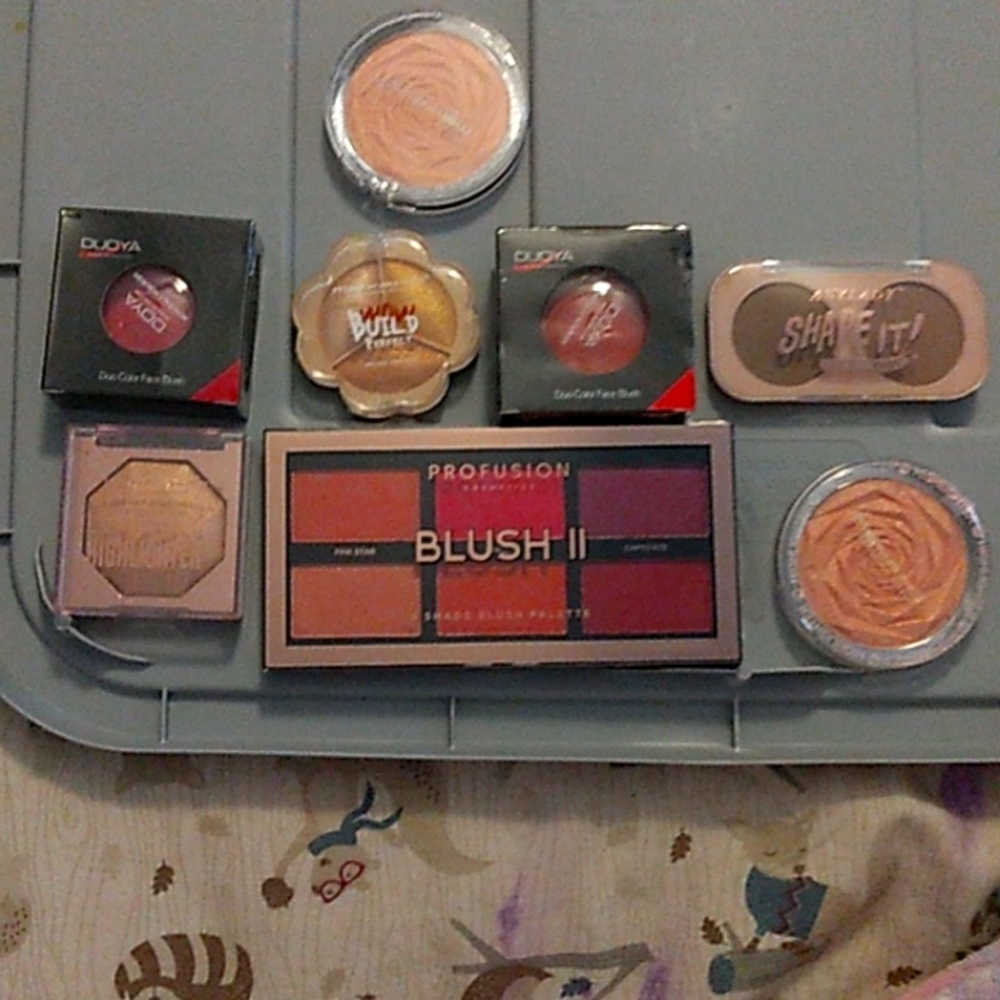 Mystery makeup bundles